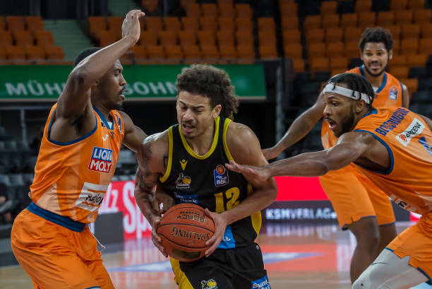 持了我们对 持了我们对