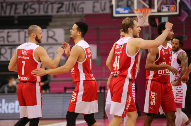 上更具竞争 上更具竞争