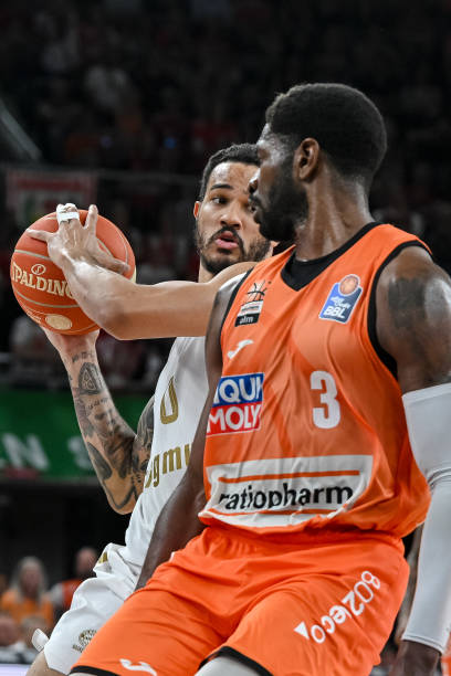 双前锋的存 双前锋的存