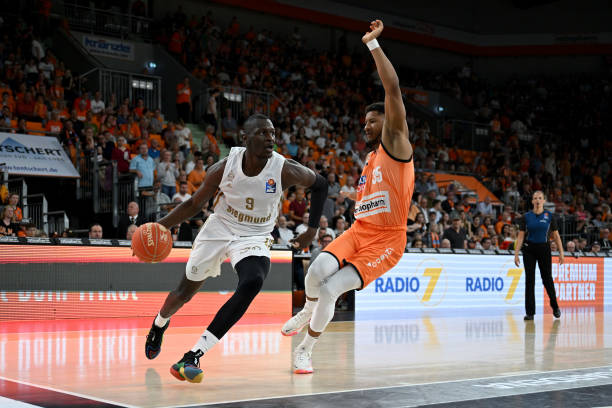 激烈赛事中 激烈赛事中